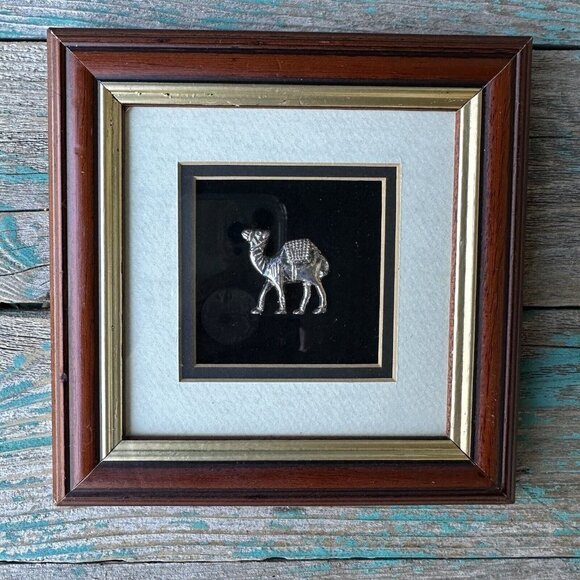 Vintage Sterling Silver Camel Framed Under Glass‎ Souvenir United Arab Emirates - Picture 1 of 6